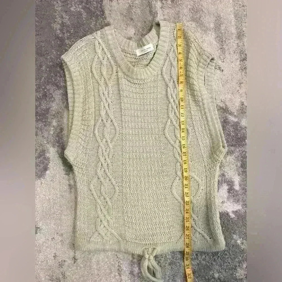 Women’s Green Passion & Purpose Sleeveless Sweater - Picture 6 of 6